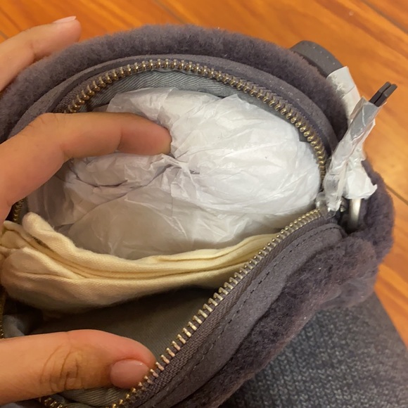 UGG Bailey Bow Suede Crossbody GREY - Picture 8 of 11